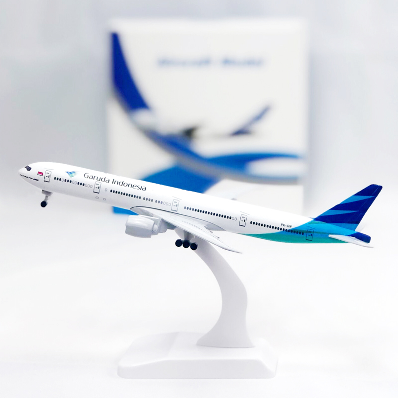 Garuda Indonesia Boeing 777 Model Pesawat Terbang B777 Bahan Metal Diecast 20CM