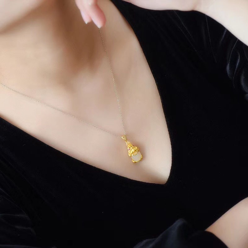 [Ready Stock]Fashion New Gold-Plated Inlaid Jade Brave Troop Necklace Pendant