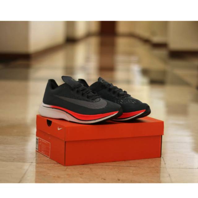 nike zoom x vaporfly 4