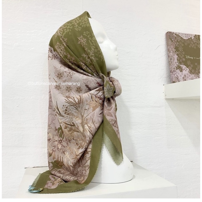 Frozen buttonscarves WILLOW