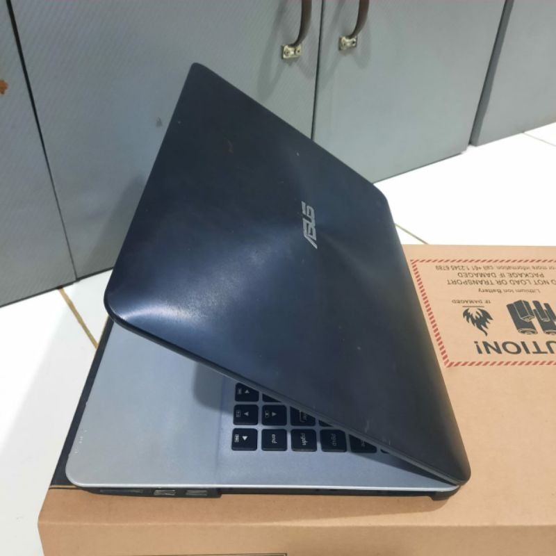 Laptop Asus A445L Cor i5-5200U Nvdia Geforce 820M 2GB Ram 8GB  HDD 500GB Layar 14 inch Windows 10