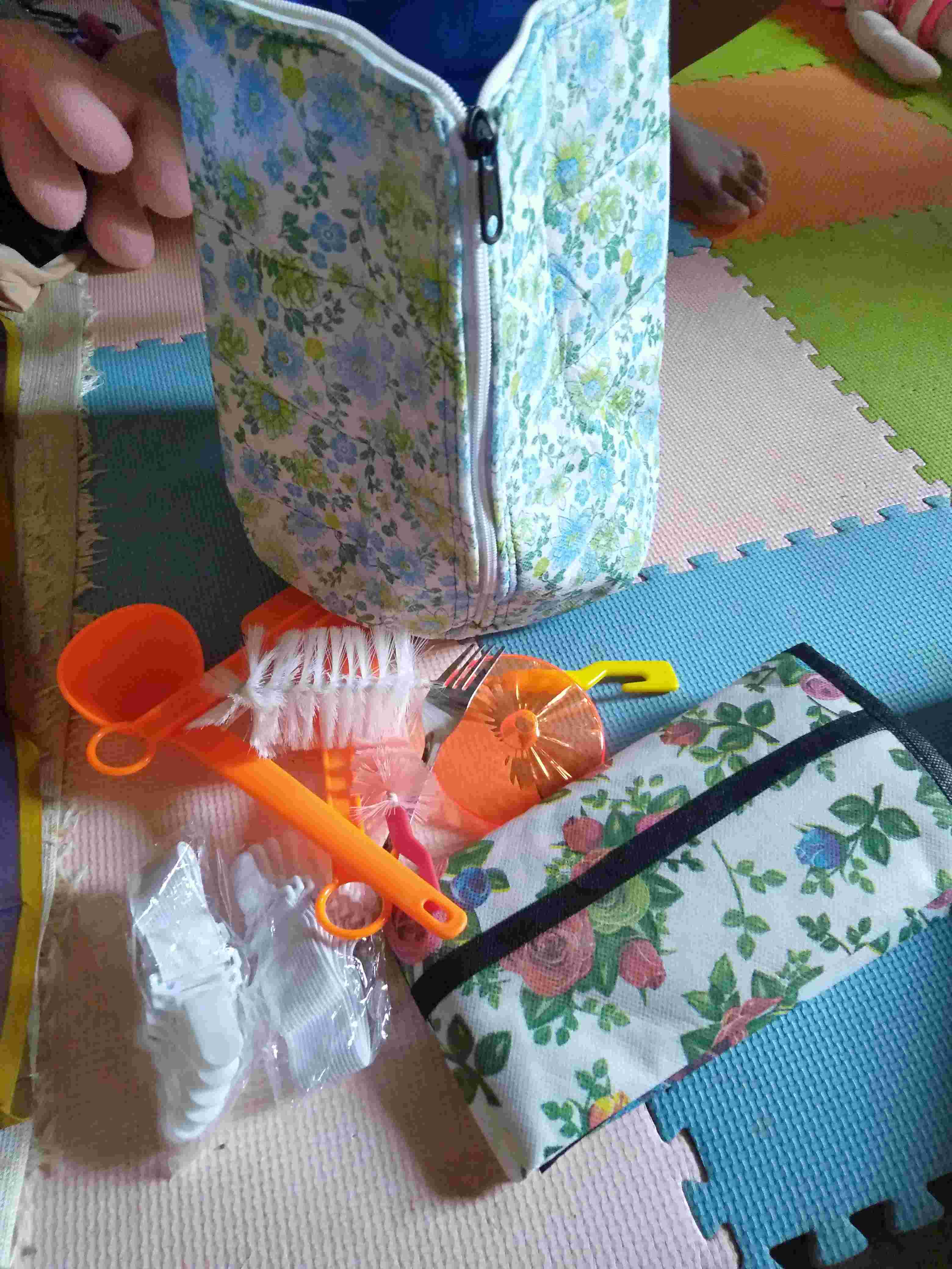 Tempat Piring Lapis Busa