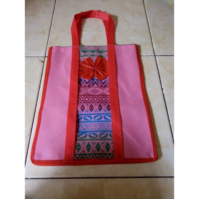 

Tas/Goodie bag (isi 12pcs)