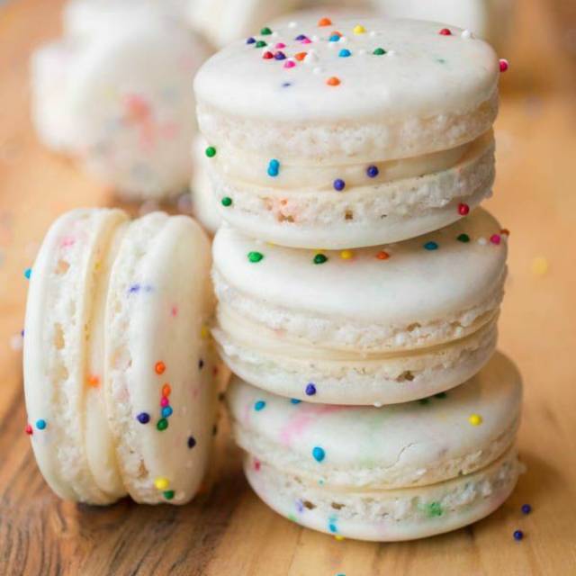 

MINI MACARON / BABY MACARON / MACAROON