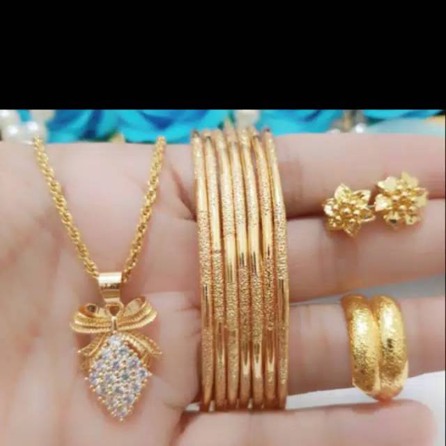 Set perhiasan mewah motif anggur gelang kalung cincin anting titanium gold 18k