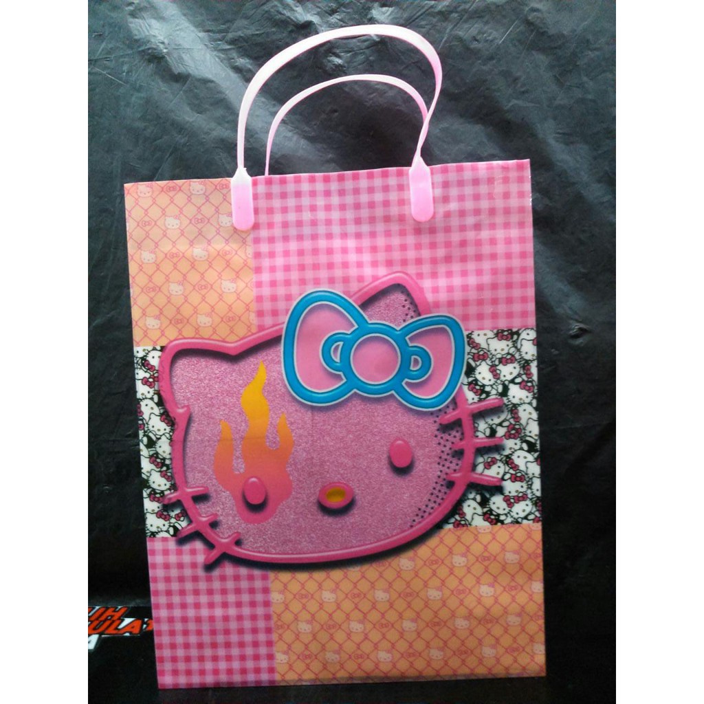 

Tas plastik shopingbag medium motif ukuran Lebar 23cm Tinggi 30cm gaset 8cm Dijual Satuan lembar