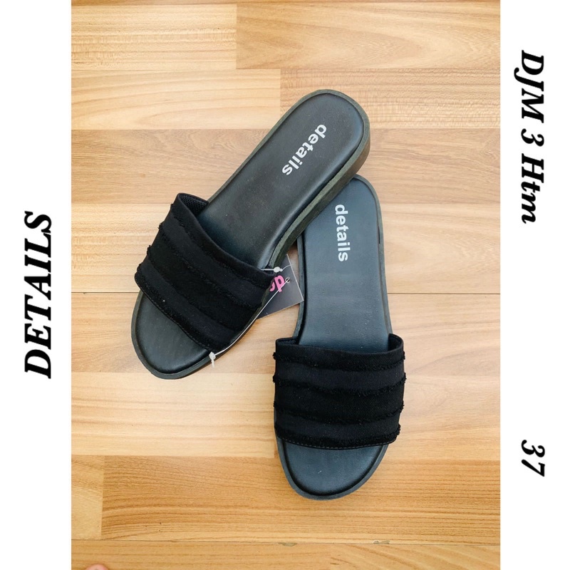 sandal details warna hitam