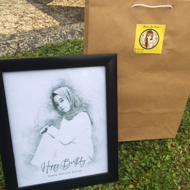 

Sketsa Wajah + bingkai & Paper bag