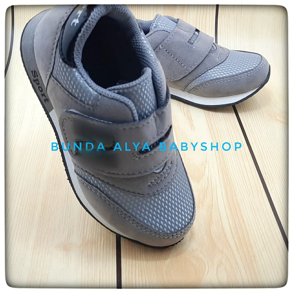 Sepatu Anak Laki Usia 5 6 Tahun Sneakers ABU Size 29 - 31 - Sepatu Anak Cowok Cewek Sporty Anti Licin