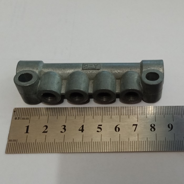 Nepel manifold oli cabang 4 lubang