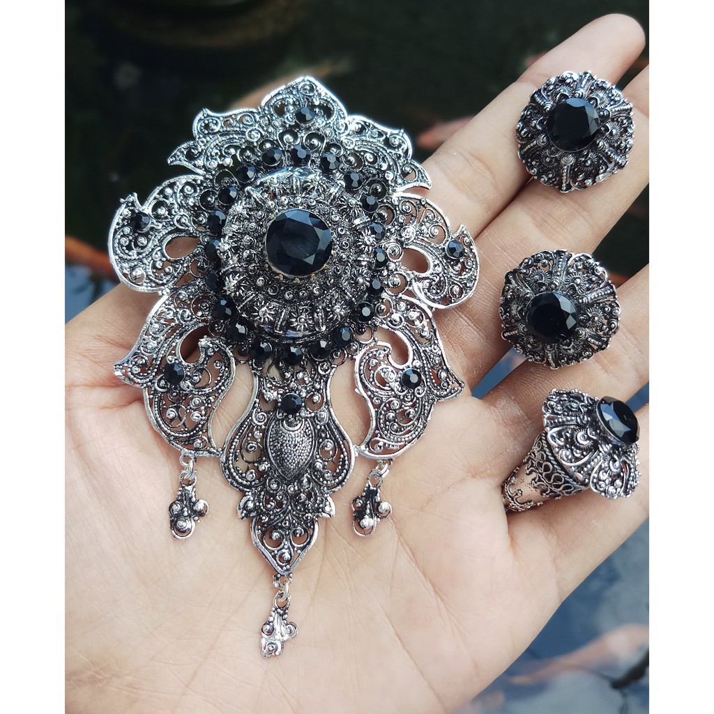 bros alpaka bali set kebaya motif gada perak bakar