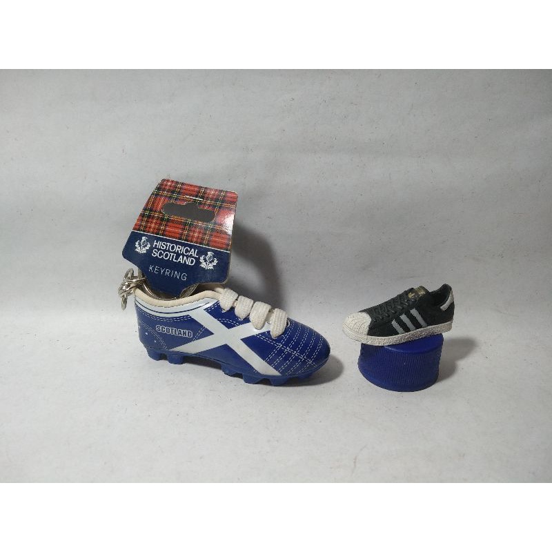 Ganci Gantungan Kunci Sepatu Sepokat Scotland Skotlandia Topper Tutup Botol Pepsi Bottle Adidas Shoe