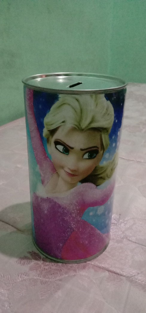 Celengan Besi Karakter Unik Berdiameter 11cm×20cm