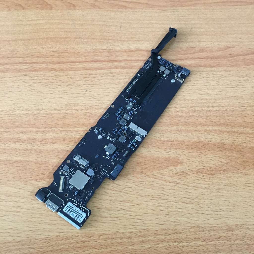 Logicboard Macbook Air 2014 A1466 13 Inch Motherboard Kondisi Mati