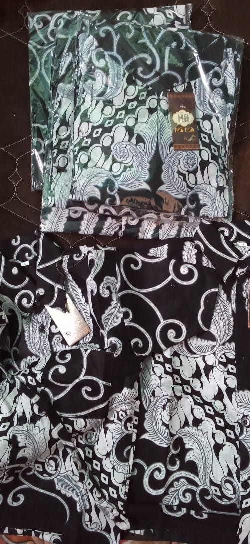 Batik Couple Keluarga Maura Couple Keluarga Sania Ruffle Ori Ndoro Jowi Dnt Motif Ulir Putih