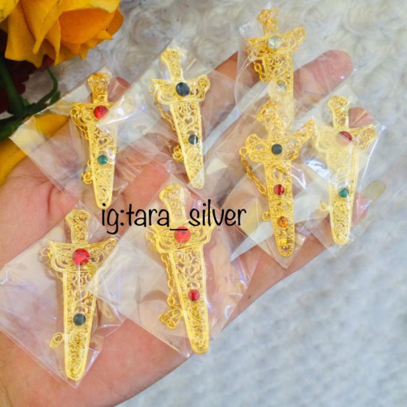 pin keris