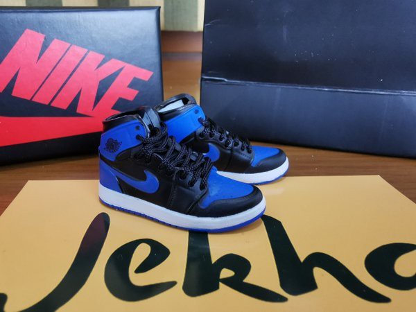 Air Jordan 1 Black Royal Blue - 3D Sneakers Keychain Gantungan Kunci