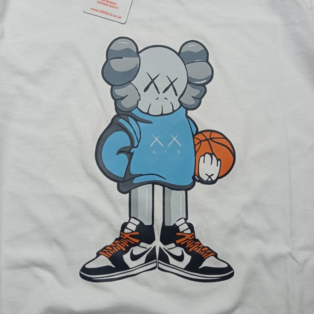 kaos distro uniqlo kaws / atasan dewasa tangan pendek pria wanita-1