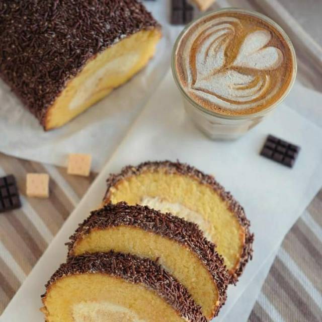 

Bolu gulung topping Ceres