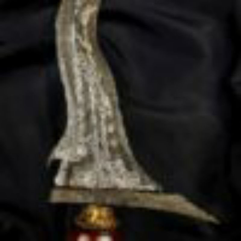 Filosofi dan Khasiat Keris Sengkelat Luk 13 Tangguh Pajang Sepuh