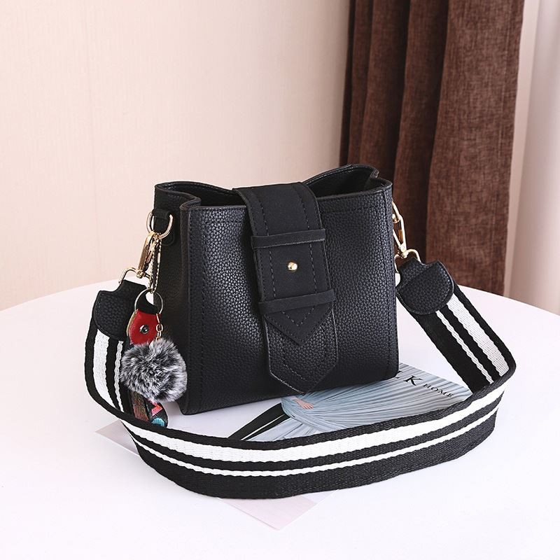 SM1961 PROMO TAS SELEMPANG POM POM WANITA CANTIK