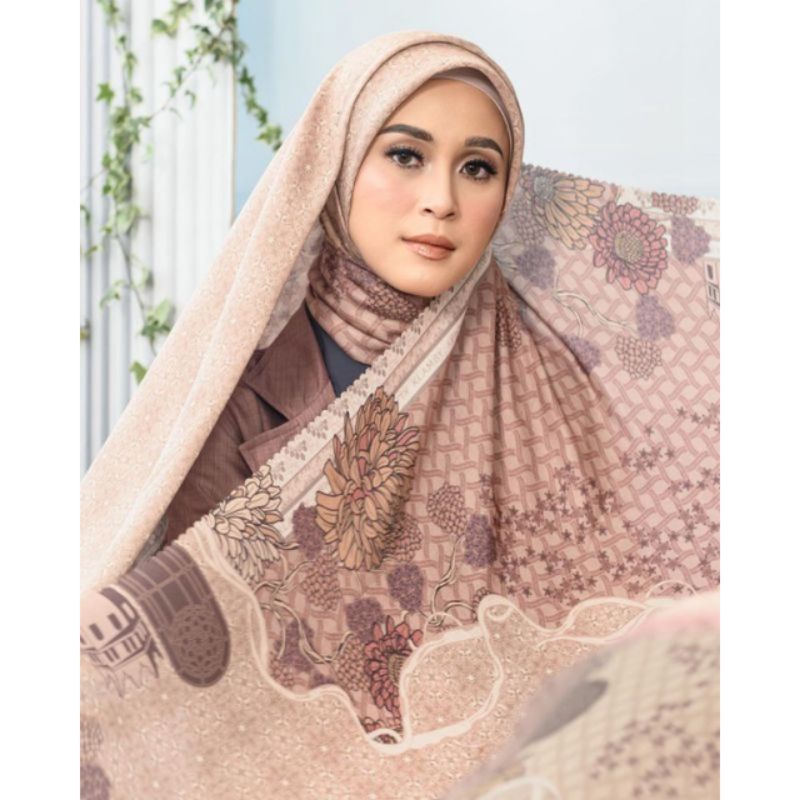 button scarf wearing klamby