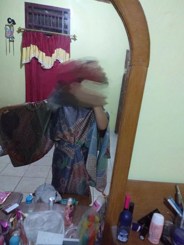 Three In One & Plaid Skirt ( 1 Set Batik Satin Atasan Dan Rok ) Sale // Clothtowear