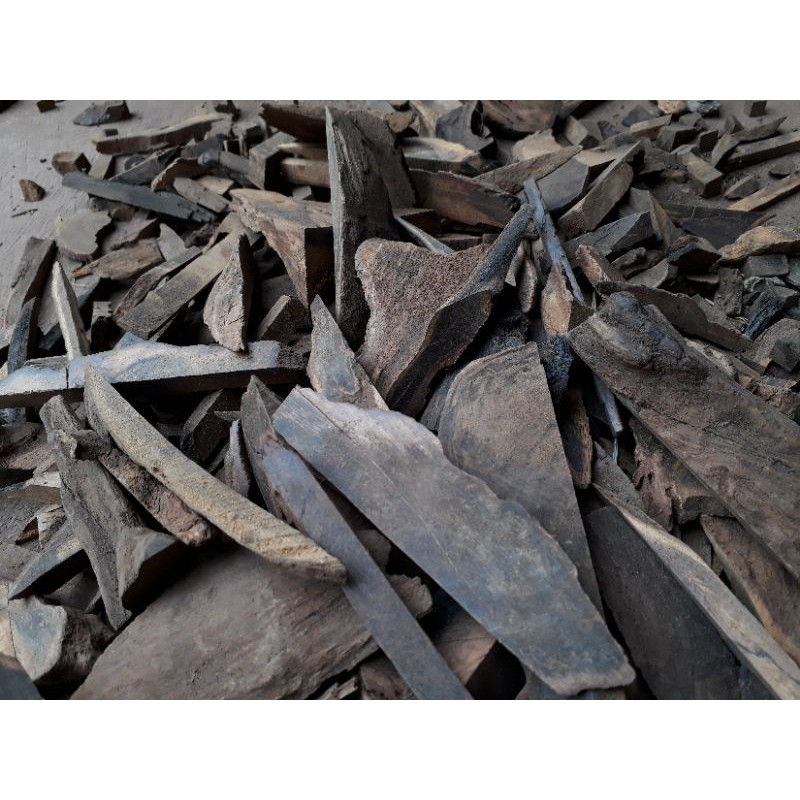 SERPIHAN LIMBAH KAYU GAHARU KALIMANTAN 250 GRAM