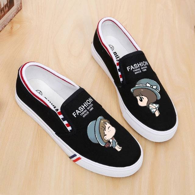SEPATU WANITA SLIP ON CUTE COUPLE NAIRA BEST SELLER MURAH - HITAM DAN PUTIH