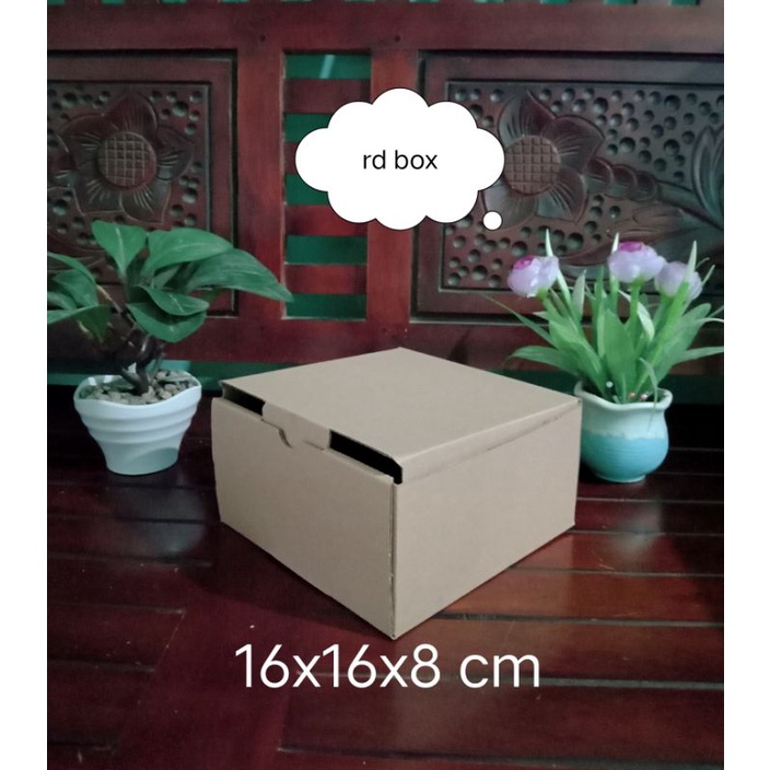 

kardus/kotak/dus/box 16x16x8 cm kotak kado,box pizza,dus packing,box die cut