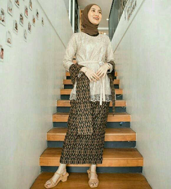 ( realpict ) set kebaya Amalia ~ set kebaya Aurora selendang ~ set kebaya wisuda Rnb mika set brow