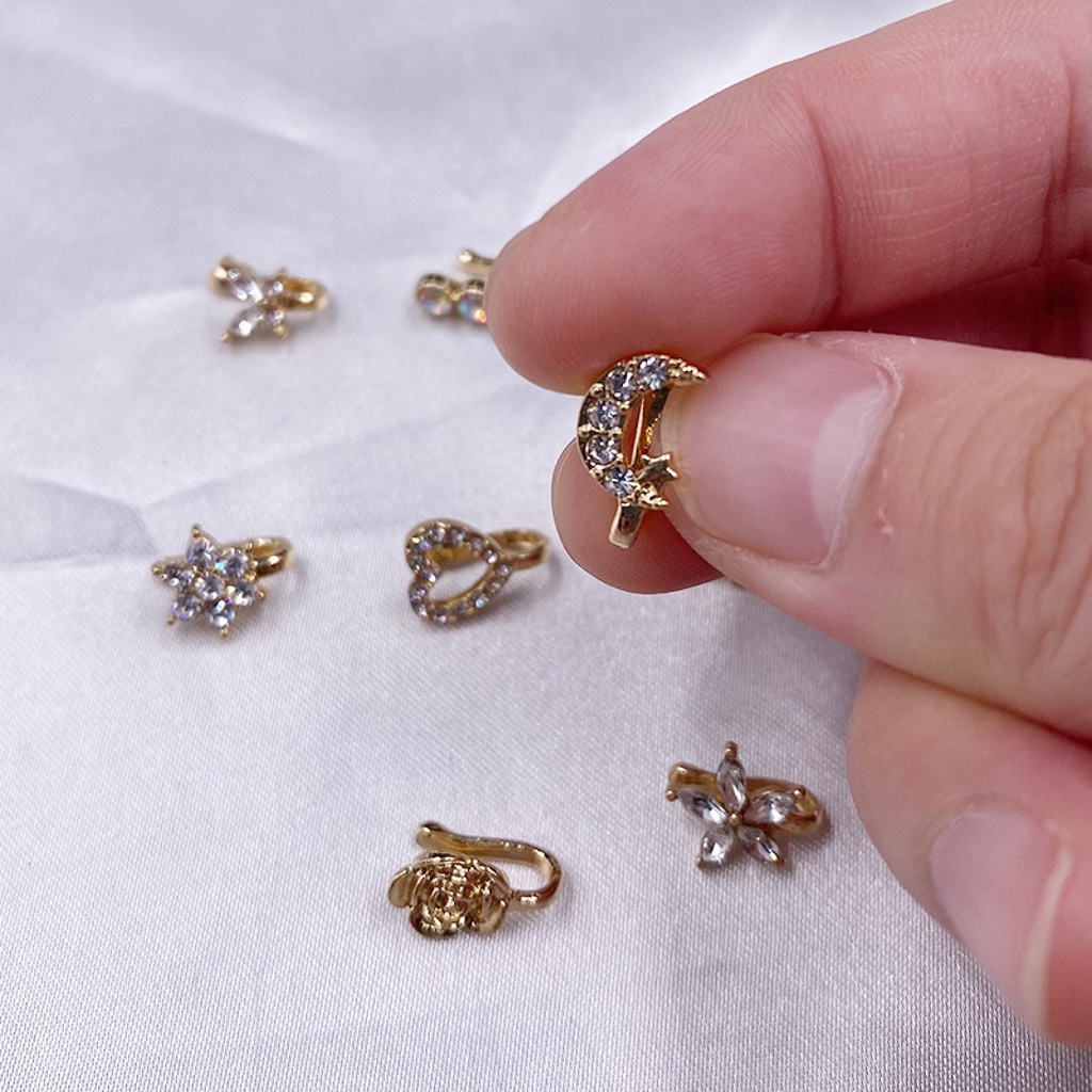 Hu Hu Hu Hu Hu Alat Bantu Pasang Kacamata♡ 9pcs Anting Stud Hidung Bentuk Bunga Bulan Aksen Berlian Imitasi Untuk Pesta