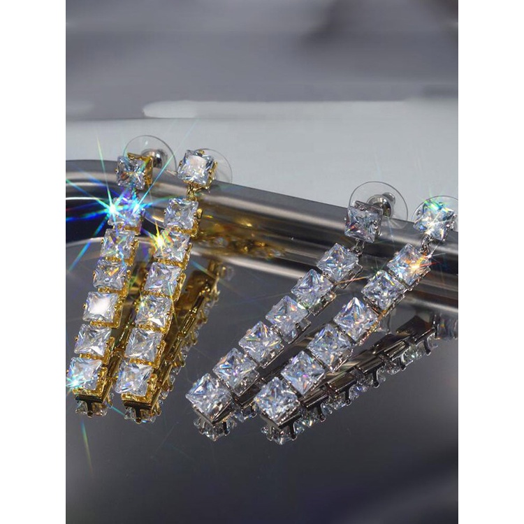 Anting Juntai Bentuk Persegi Bahan Cubic Zirconia Warna Silver Untuk Wanita