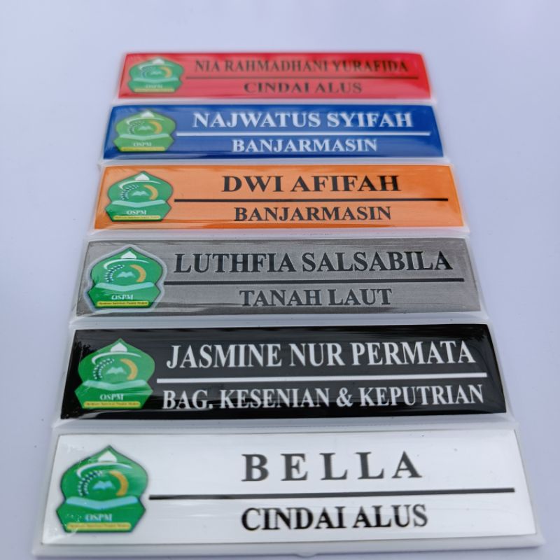 HARGA GROSIR MURAH Nama Dada Papan Nama Name Tag Akrilik Peniti dan magnet  Name Tag Sekolah, Perusahaan, Karyawan, KFC, GM, Mahasiswa, Instansi Bebas Costum Resin Glass Mewah
