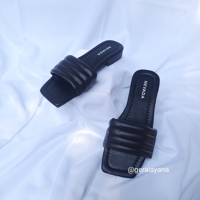 6.6 SALE! Sandal Wanita Nevada - Sandal Empuk - Sendal Puffy - Sandal Selop-Puffy Slop - Hitam