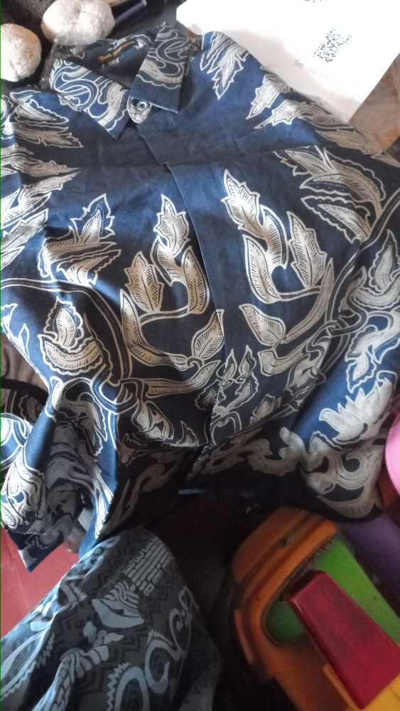 Prabuyasa Kemeja Batik Pria Lengan Panjang Slimfit Katun Printing Hem Baju Seragam Kantor Modern