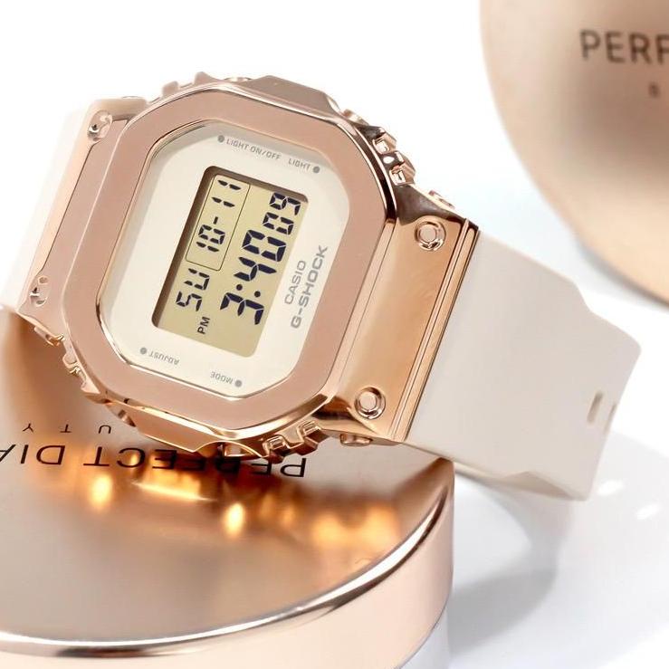 Best Seller.. JAM TANGAN G-Shock GM S-5600 KW SUPER 4cm (box casio kaleng, paperbag, buku manual& ka