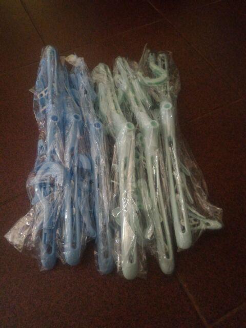 8 In 1 Hanger ( 1 Hanger Isi 8 Jepitan ,praktis & Irit Tempat