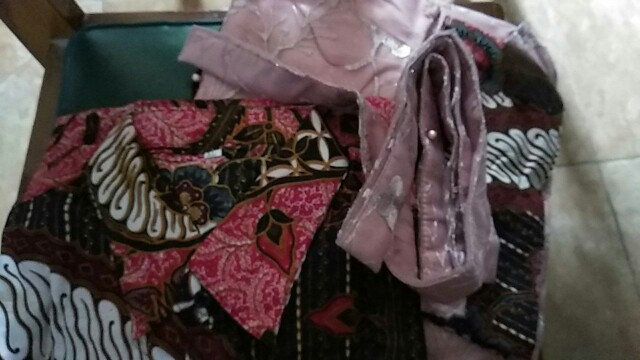 Batik Couple Kebaya Set Calista Series Tunangan Lamaran Wisuda Kondangan Kekinian 2021