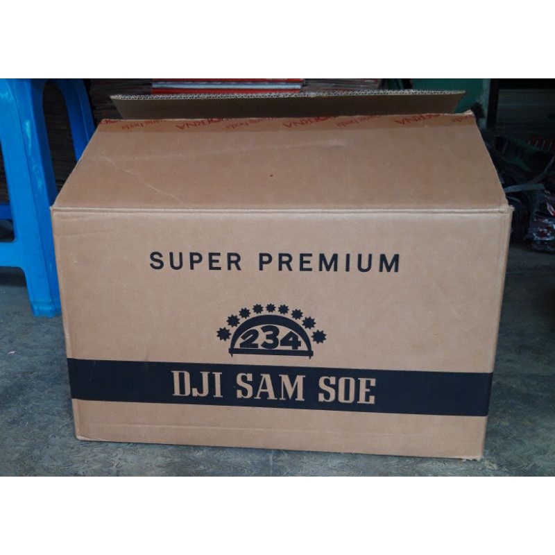 

KARDUS BEKAS TEBAL 46 x 42 x 29 CM