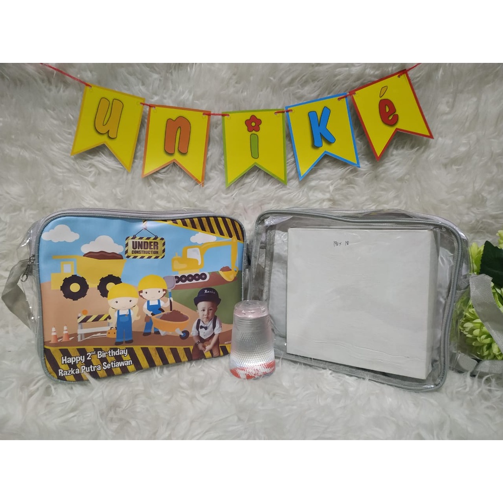 

TAS SELEMPANG MIKA GOODIEBAG Tas selempang kotak Bingkisan souvenir Ulang tahun anak unik goodie bag