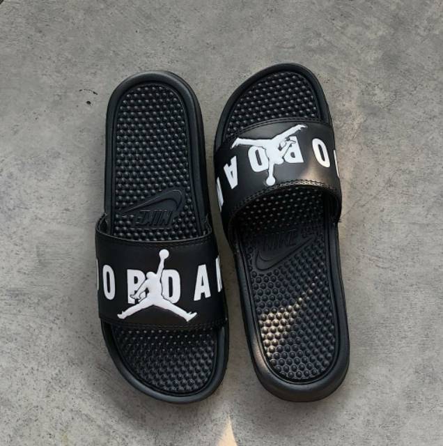 Sandal nike benasih jordan hitam