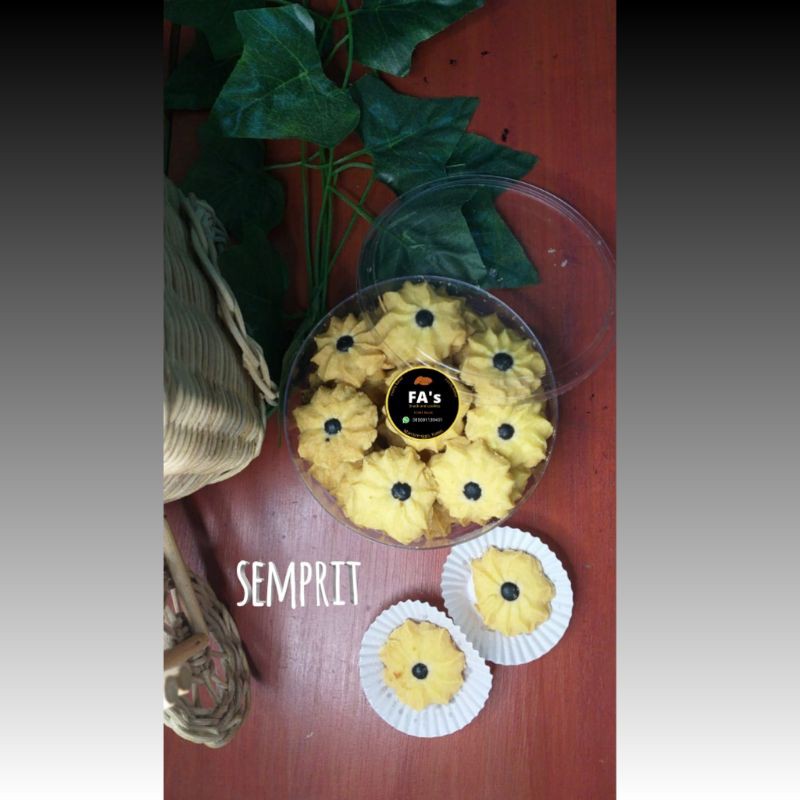 

KUE SEMPRIT - FRESH FROM THE OVEN - Murah - Home made - Tanpa Pengawet