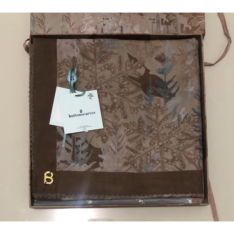 buttonscarves frozen wood