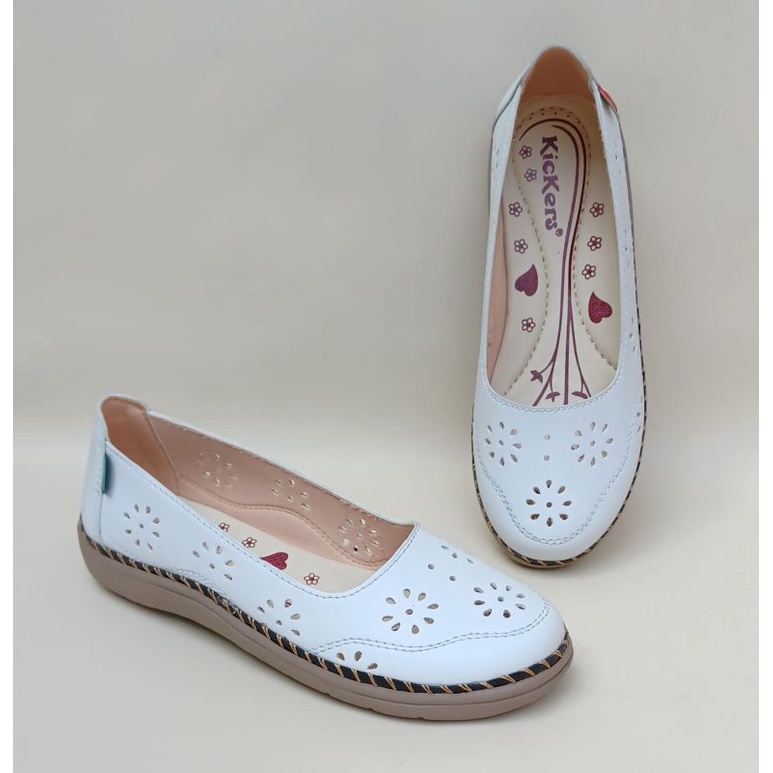 Sepatu kickers wanita slip on. mk50