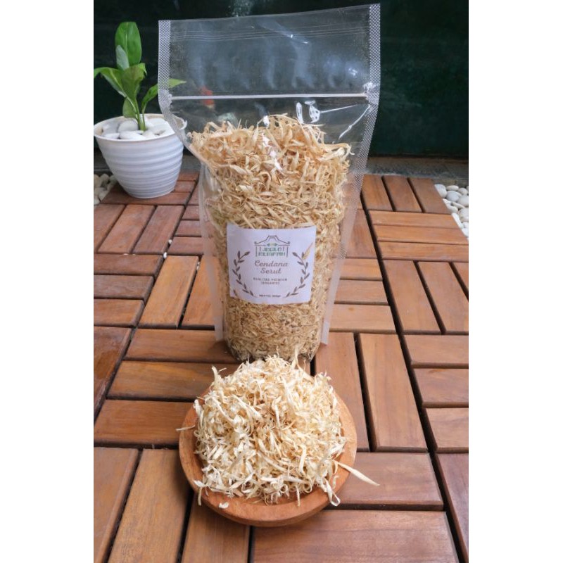 

Kayu Cendana Serut Kering - 100gr