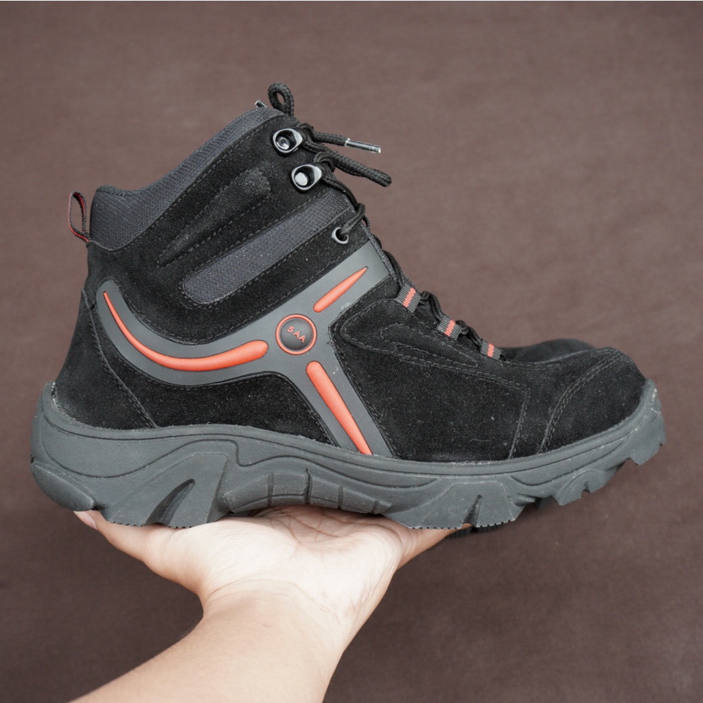 Sepatu Gunung Pria DLT 5AA Sepatu Pria Safety Boots Ujung Besi Hiking Touring Adventure Outdoor