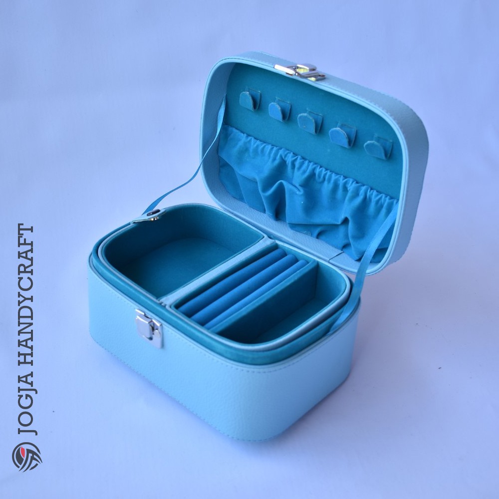 Jewellery Box / Kotak Tempat Perhiasan dan Accesories Baby Blue