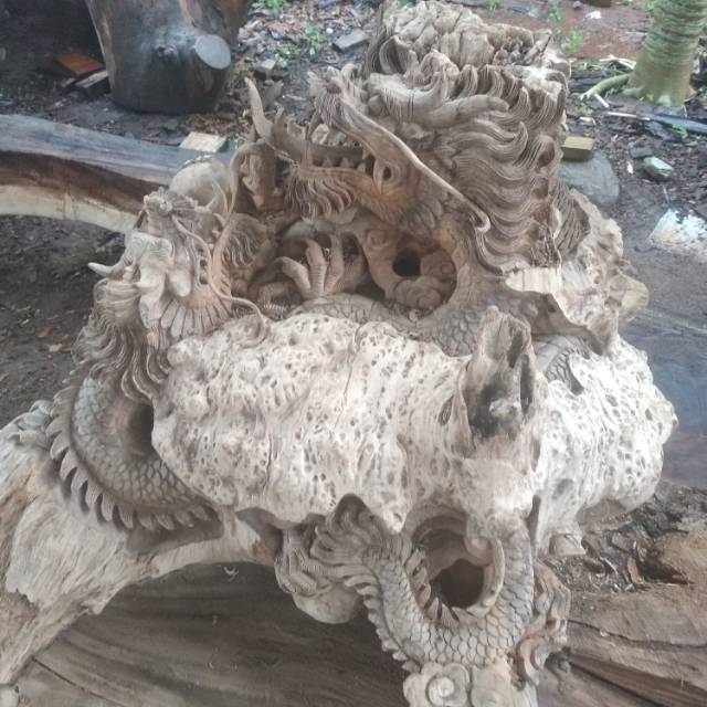 

Ukiran Naga Kembar