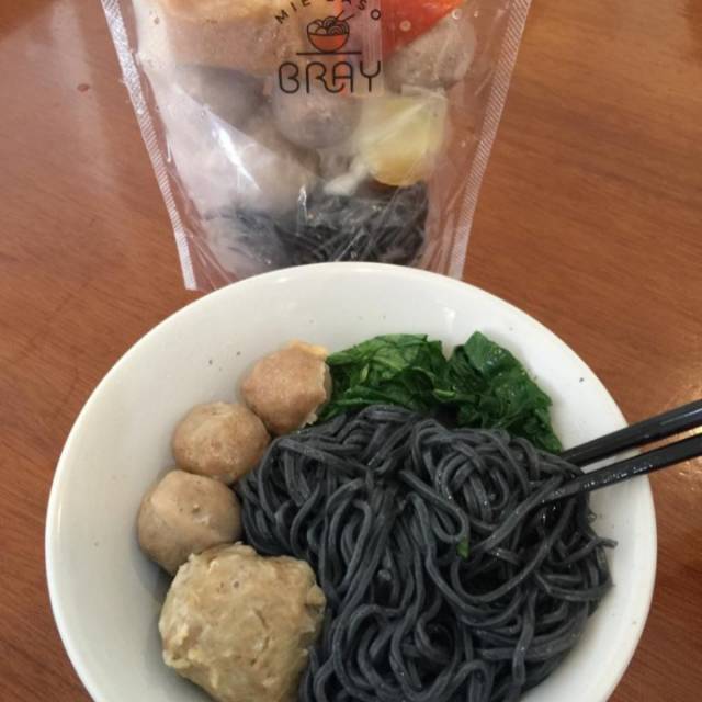 

Mie baso hitam
